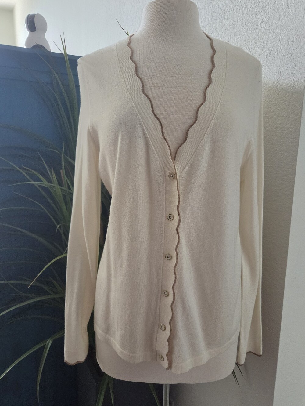 J. McLaughlin Cream Sweater with Contrast Scallop Trim